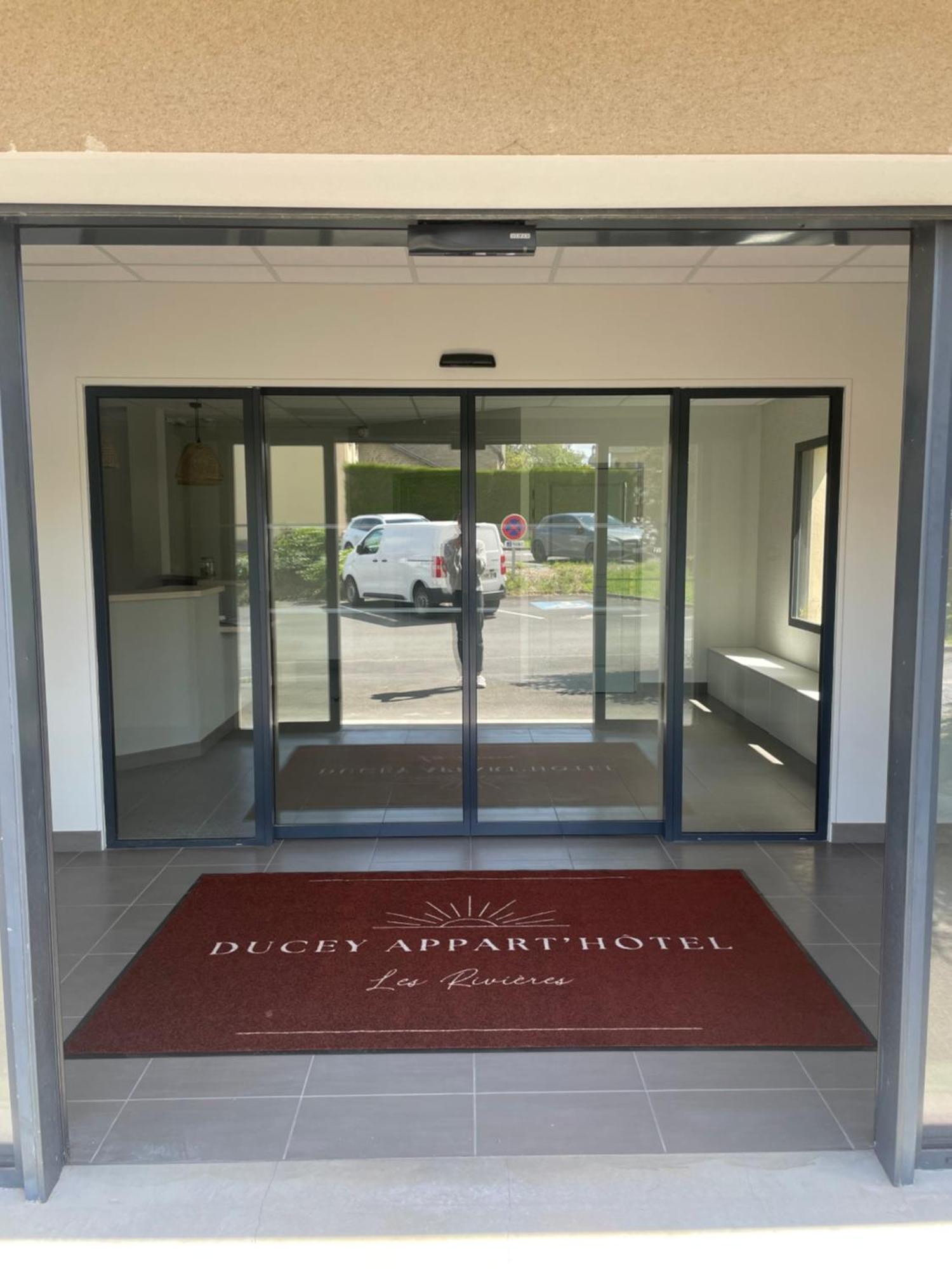 Ducey Appart'Hotel - Les Rivieres מראה חיצוני תמונה